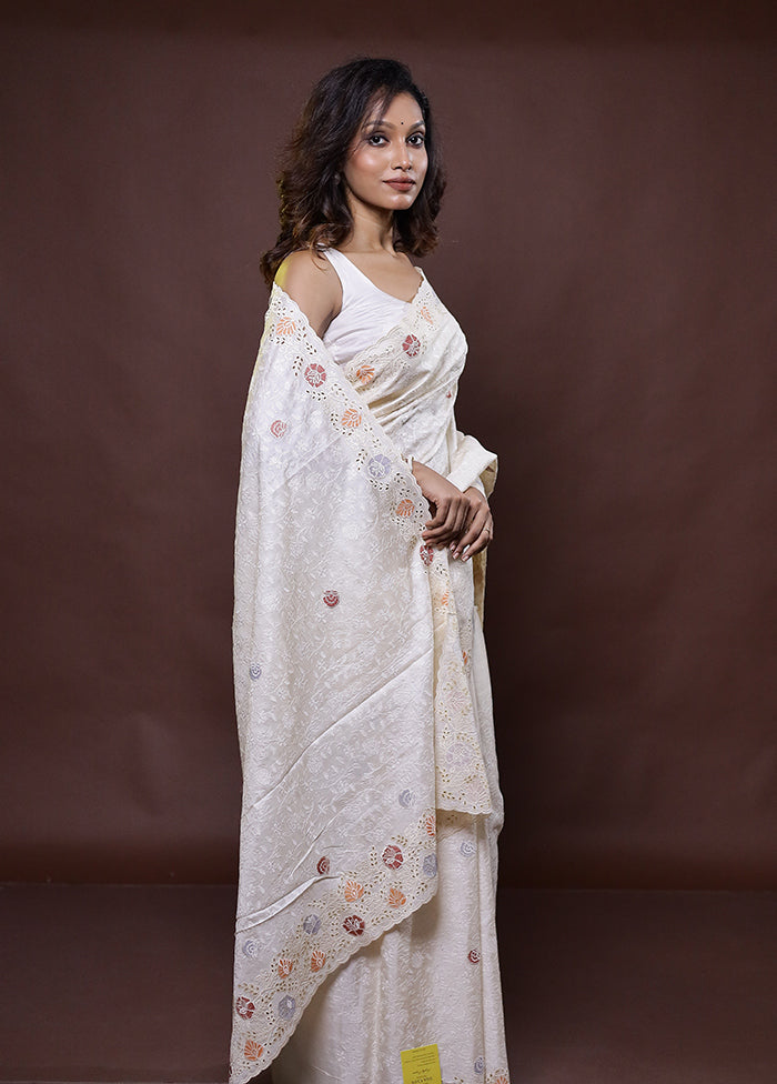 White Handloom Tussar Pure Silk Saree With Blouse Piece