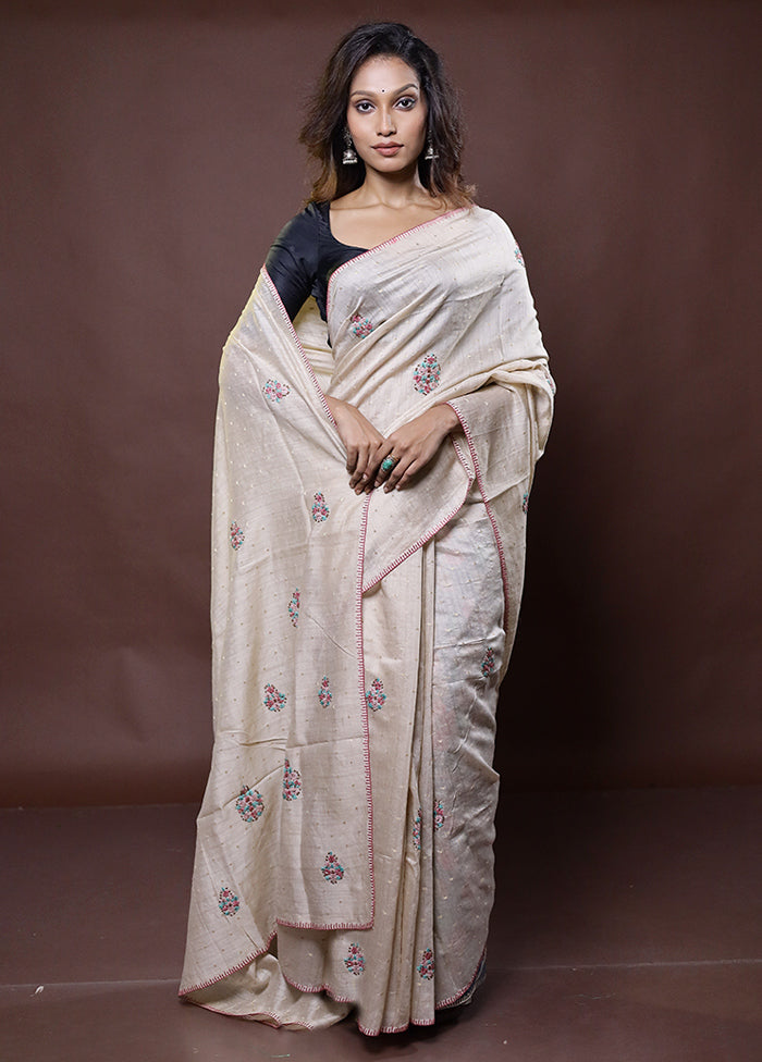 Cream Handloom Tussar Pure Silk Saree With Blouse Piece