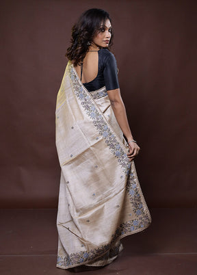 Cream Handloom Tussar Pure Silk Saree With Blouse Piece