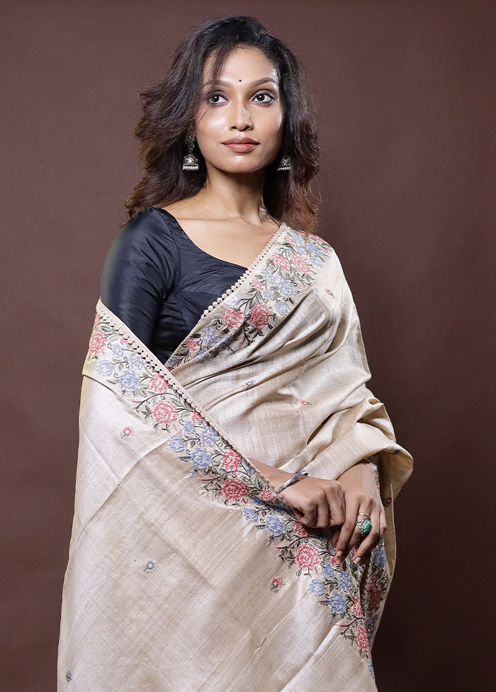 Cream Handloom Tussar Pure Silk Saree With Blouse Piece