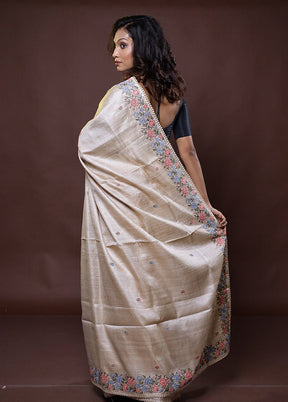 Cream Handloom Tussar Pure Silk Saree With Blouse Piece