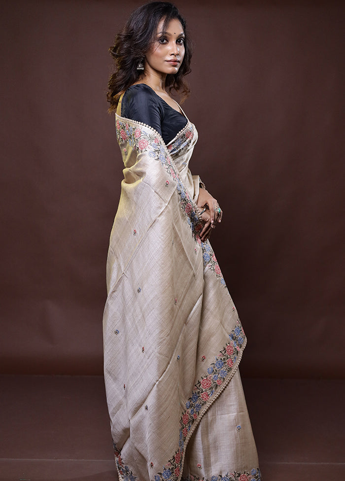 Cream Handloom Tussar Pure Silk Saree With Blouse Piece