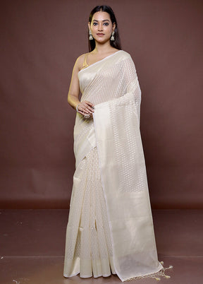 White Kora Silk Saree With Blouse Piece