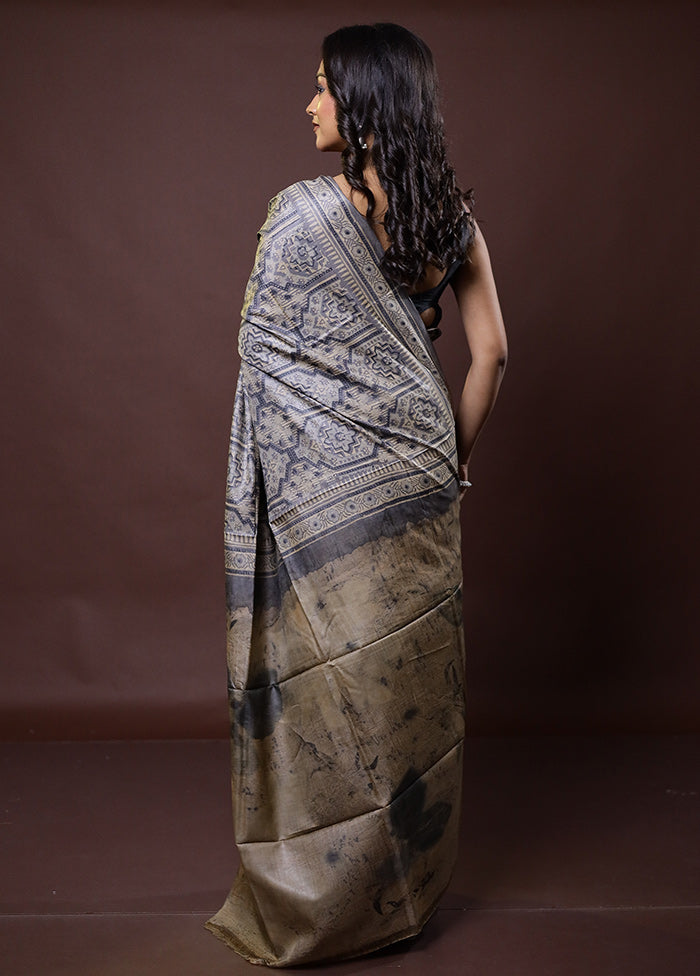 Cream Handloom Tussar Pure Silk Saree With Blouse Piece