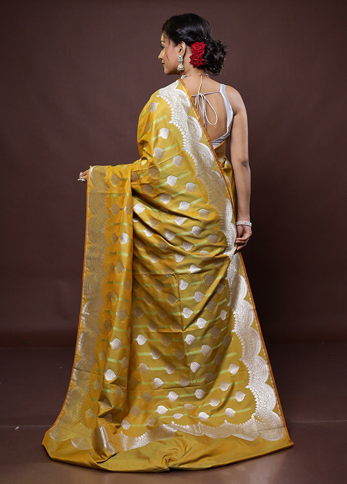 Yellow Uppada Silk Saree With Blouse Piece