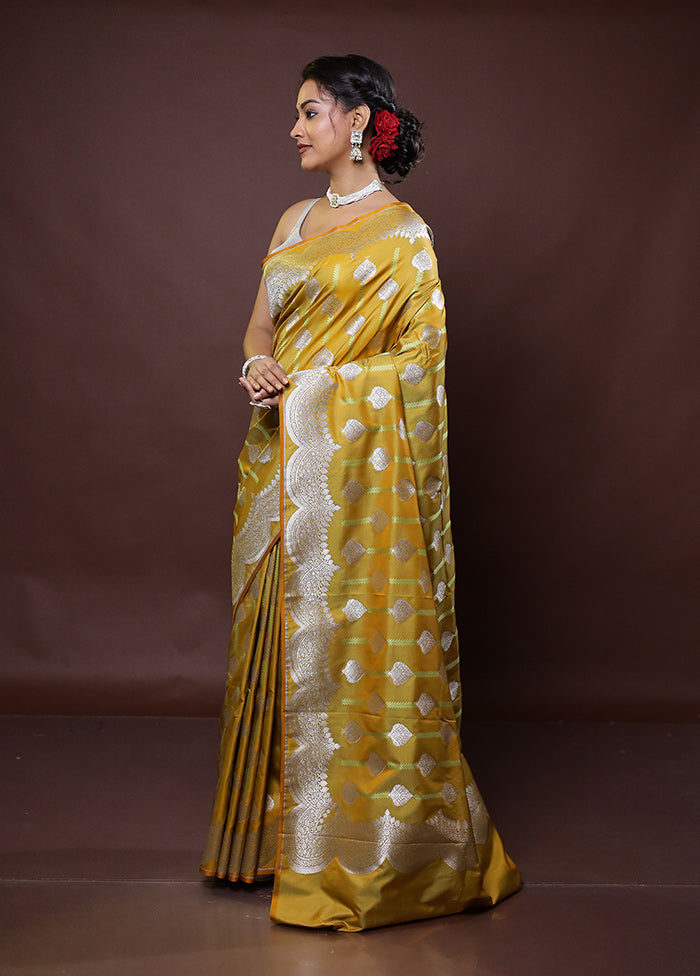 Yellow Uppada Silk Saree With Blouse Piece