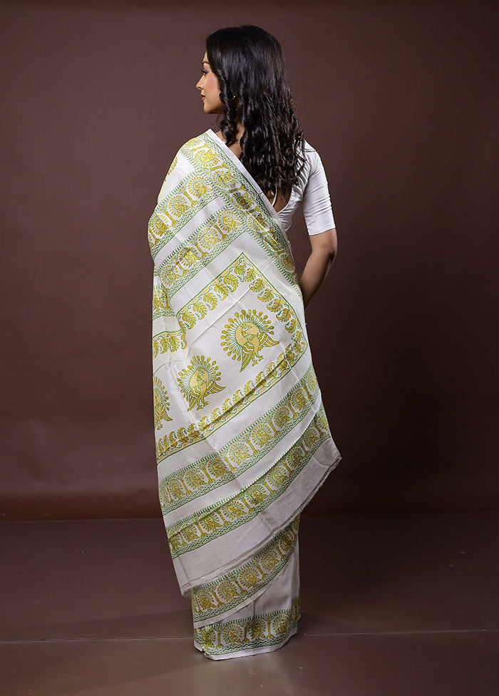 White Pure Bishnupuri Silk Saree Without Blouse Piece