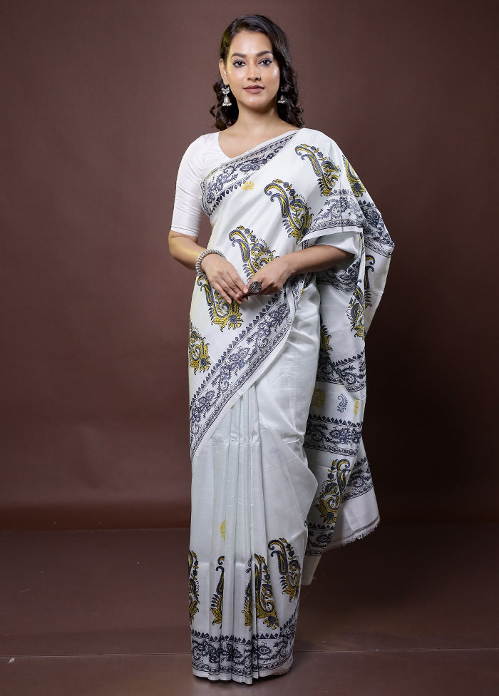 White Pure Bishnupuri Silk Saree Without Blouse Piece