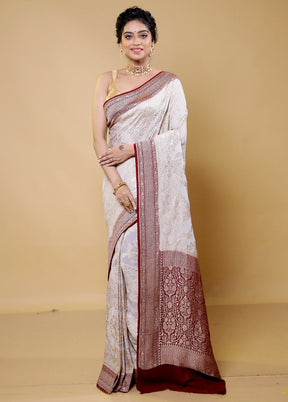 White Handloom Pure Georgette Saree With Blouse Piece