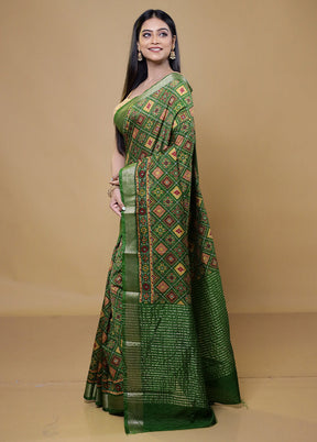 Green Printed Silk Saree Without Blouse Piece