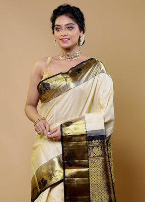 Cream Handloom Kanchipuram Pure Silk Saree With Blouse Piece