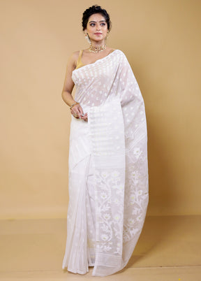 White Tant Jamdani Saree Without Blouse Piece