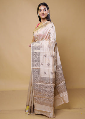 Cream Tussar Silk Saree With Blouse Piece