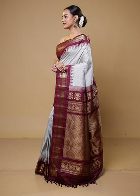 Grey Gadwal Pure Silk Saree Without Blouse Piece