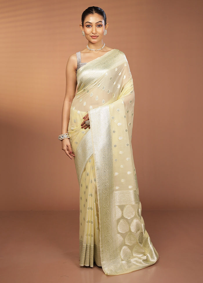 Cream Georgette Saree With Blouse Piece