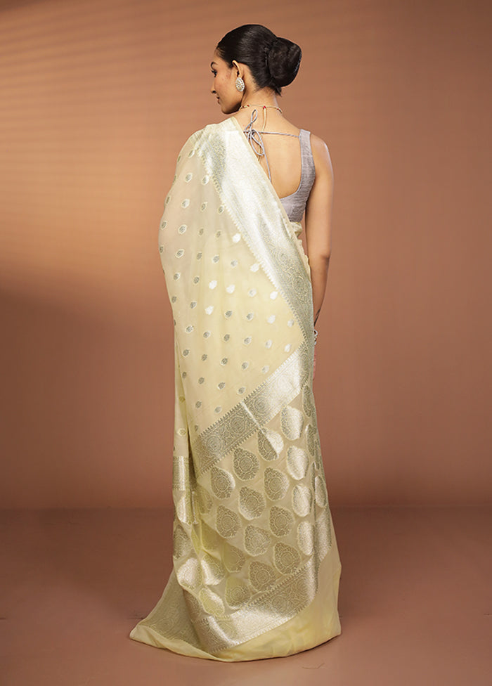 Cream Georgette Saree With Blouse Piece