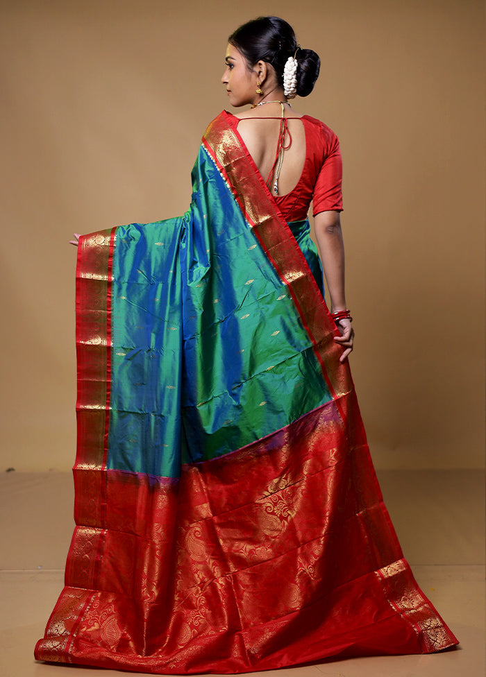 Green Kanjivaram Silk Saree With Blouse Piece