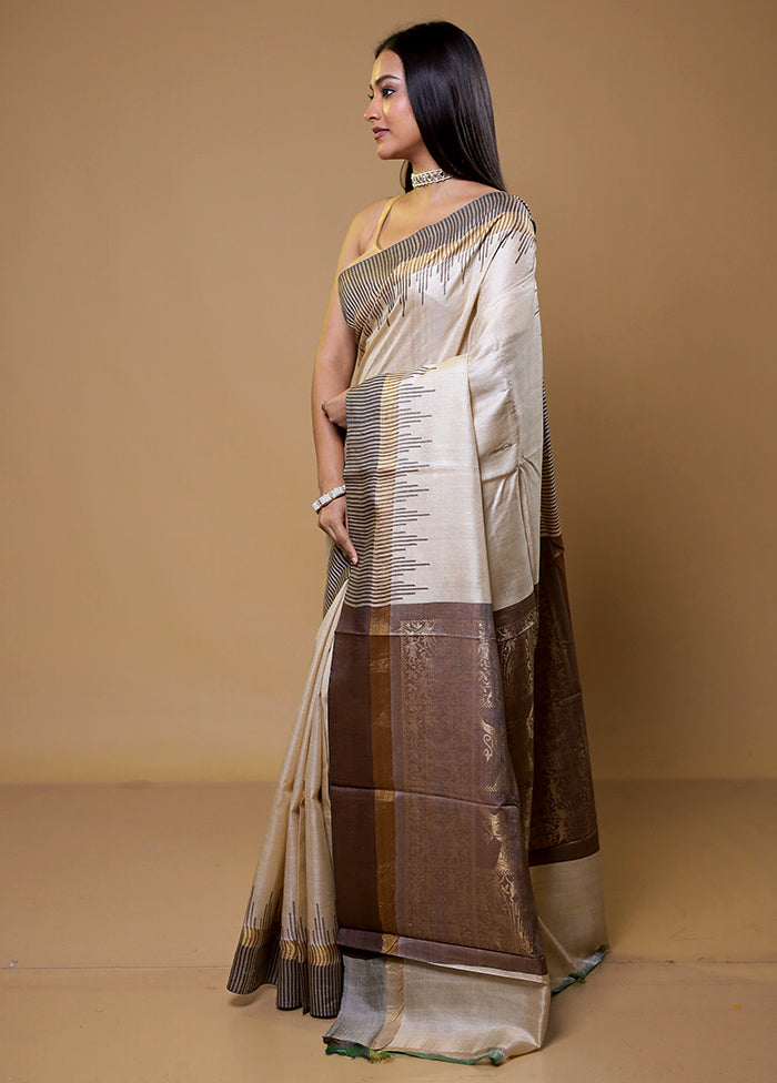 Cream Handloom Tussar Pure Silk Saree With Blouse Piece