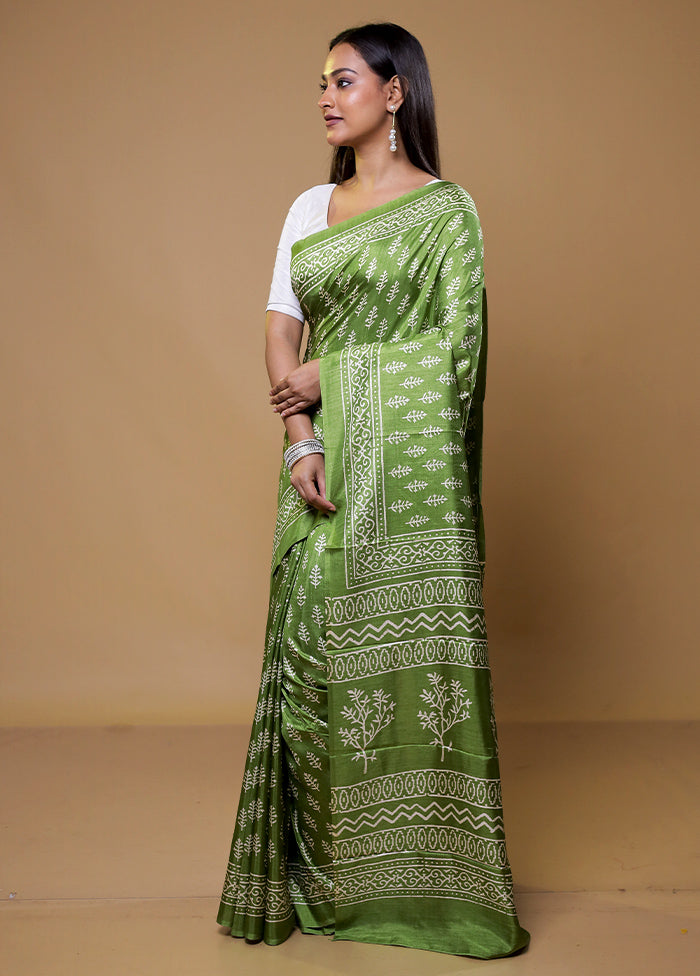 Green Dupion Silk Saree With Blouse Piece