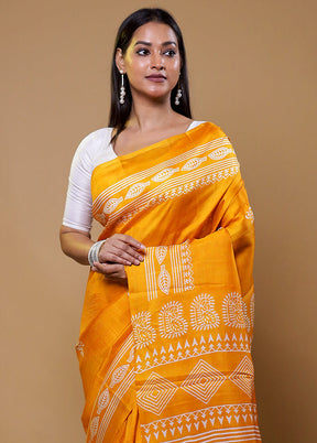 Yellow Printed Pure Silk Saree Without Blouse Piece