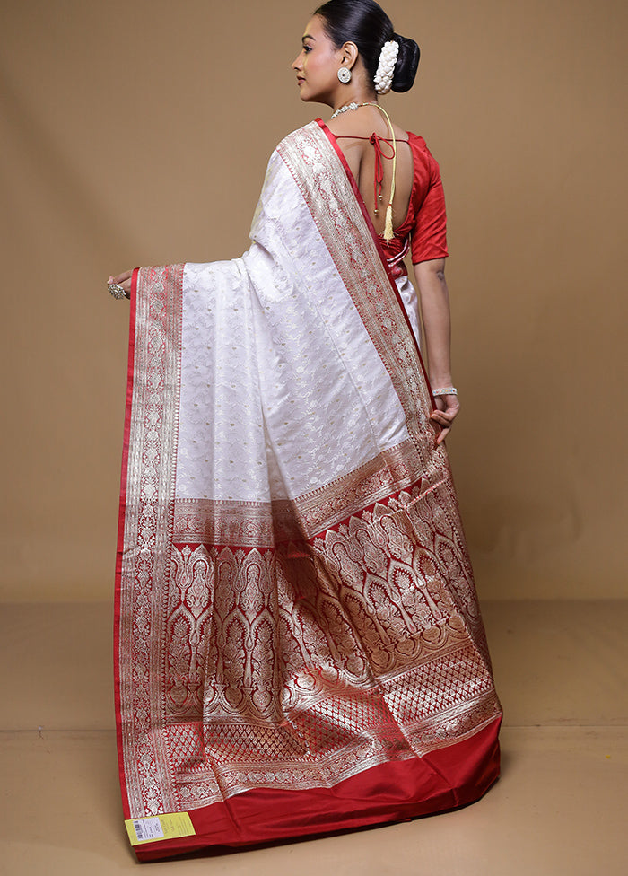 White Handloom Tanchoi Pure Silk Saree With Blouse Piece