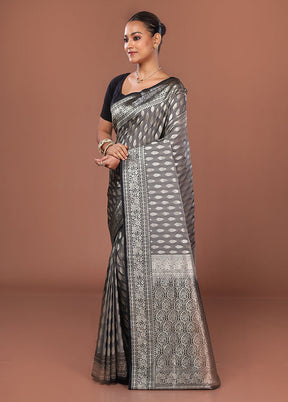 Grey Uppada Silk Saree With Blouse Piece
