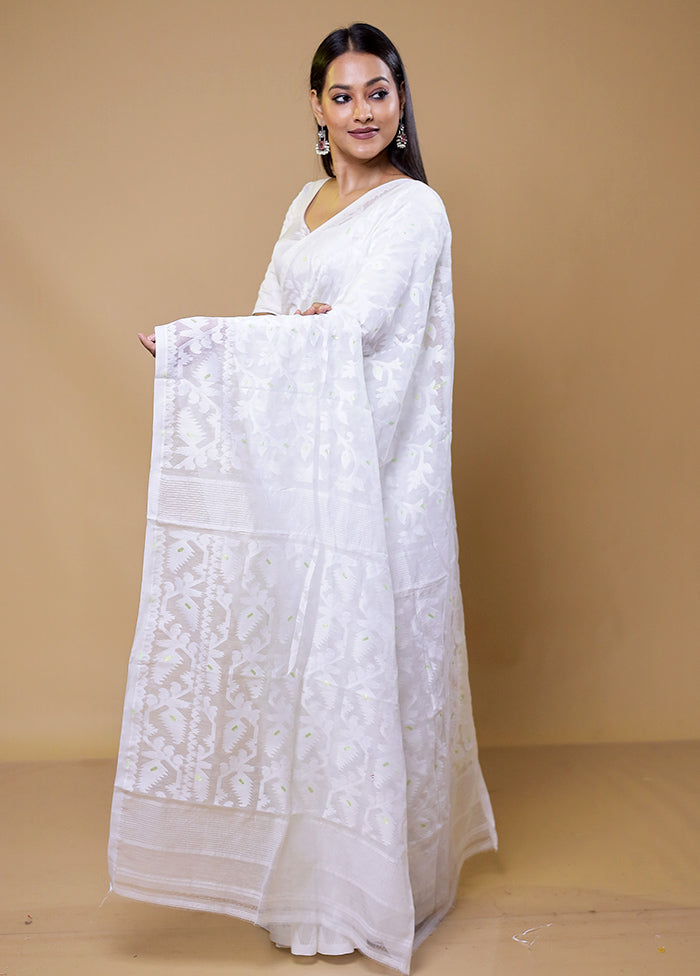 White Tant Jamdani Saree Without Blouse Piece