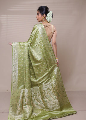 Green Handloom Tanchoi Pure Silk Saree With Blouse Piece