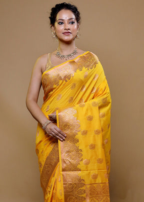 Yellow Kanjivaram Silk Saree With Blouse Piece