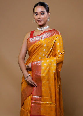 Yellow Cotton Saree With Blouse Piece