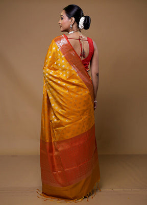 Yellow Cotton Saree With Blouse Piece