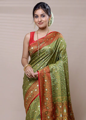 Green Tanchoi Silk Saree With Blouse Piece