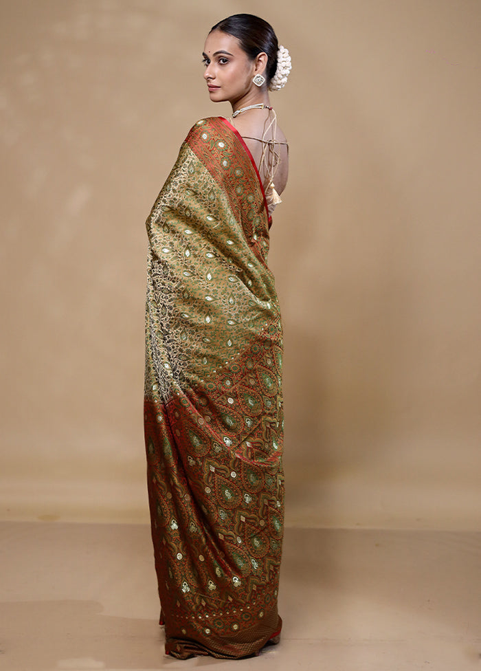 Grey Tanchoi Silk Saree With Blouse Piece