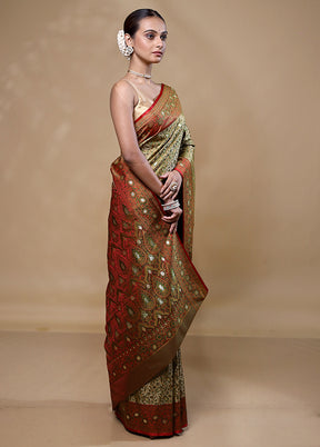 Grey Tanchoi Silk Saree With Blouse Piece