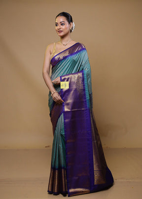 Green Gadwal Silk Saree Without Blouse Piece