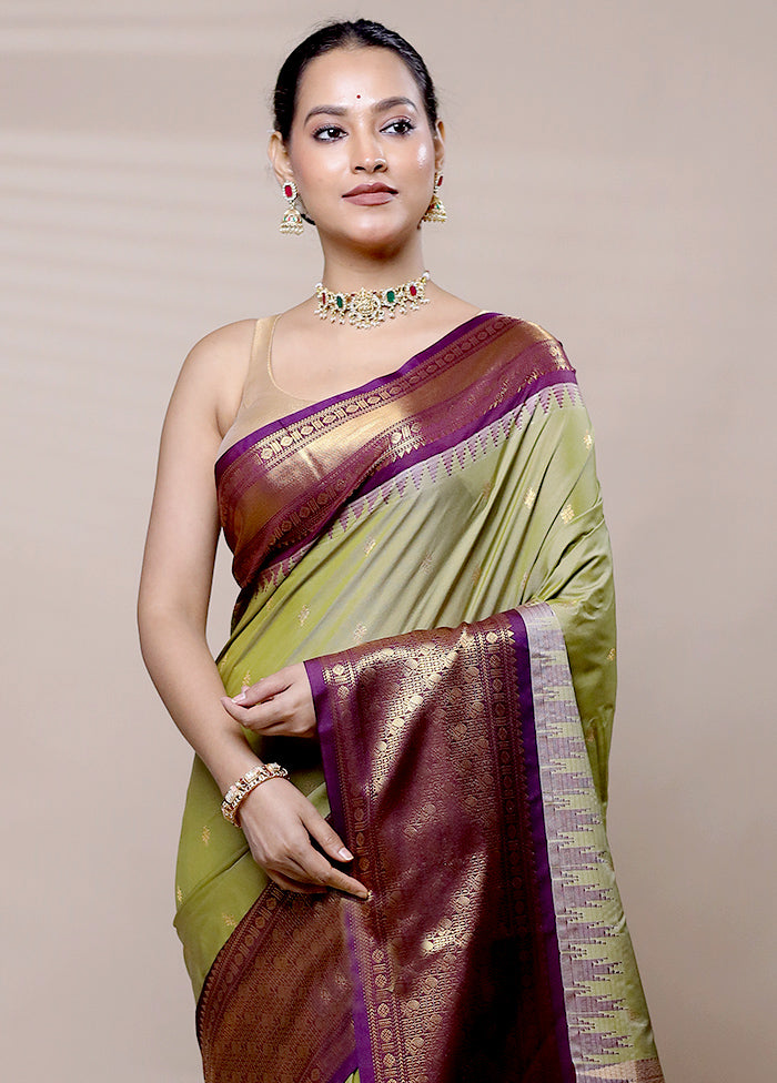 Green Gadwal Silk Saree Without Blouse Piece