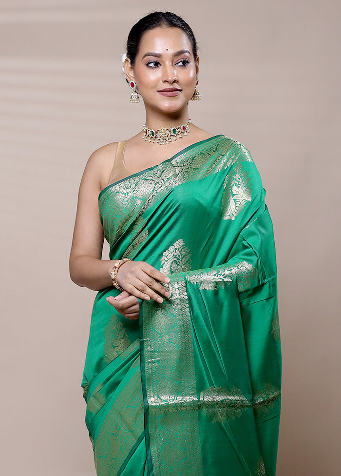 Green Cotton Saree With Blouse Piece