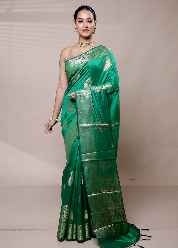 Green Cotton Saree With Blouse Piece