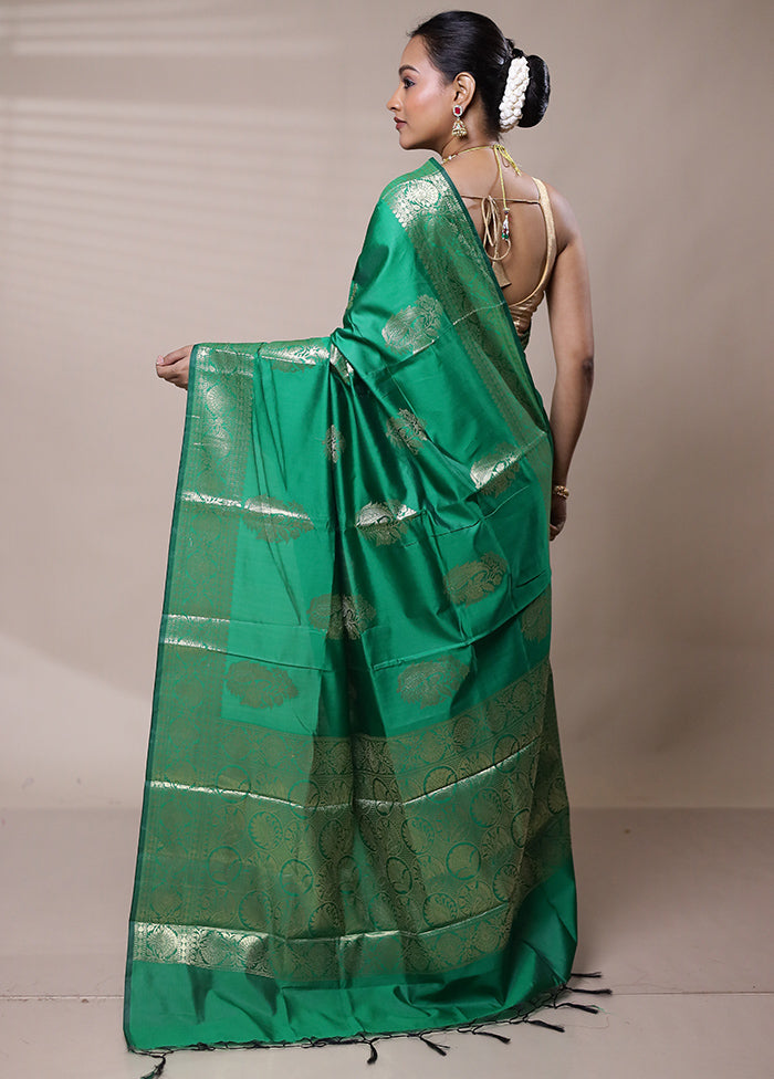 Green Cotton Saree With Blouse Piece