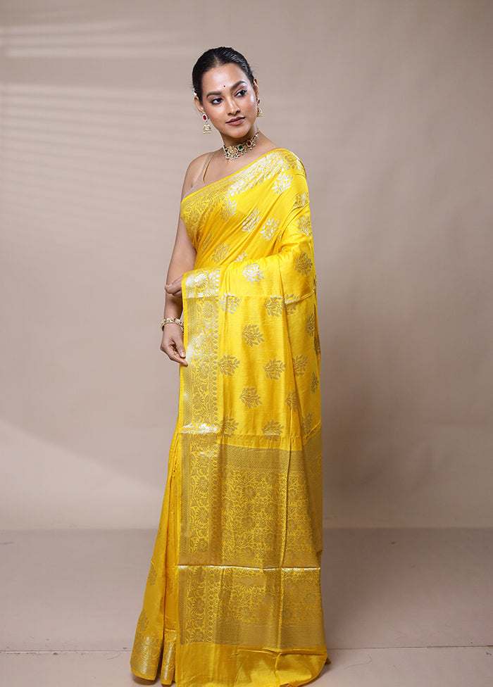 Yellow Cotton Saree With Blouse Piece