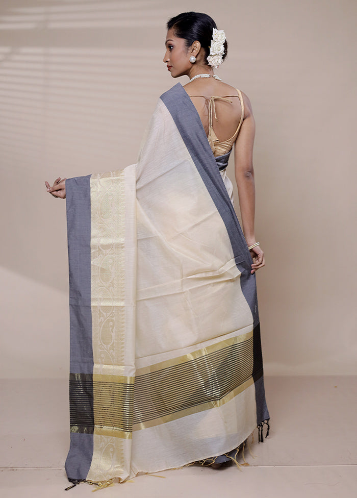 Cream Cotton Saree With Blouse Piece