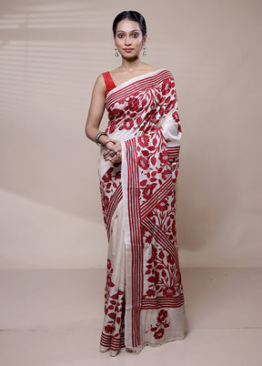 Cream Handloom Kantha Stitch Pure Silk Saree With Blouse Piece