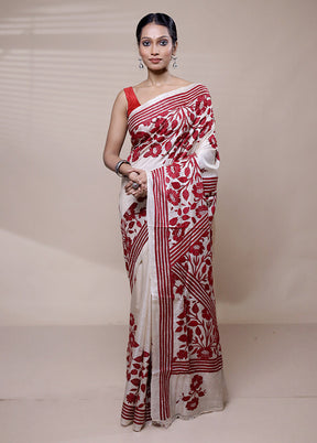 Cream Handloom Kantha Stitch Pure Silk Saree With Blouse Piece