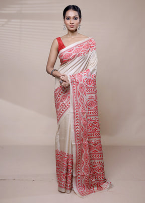 Cream Handloom Kantha Stitch Pure Silk Saree With Blouse Piece