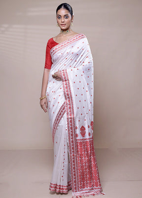 White Handloom Assam Pure Silk Saree With Blouse Piece