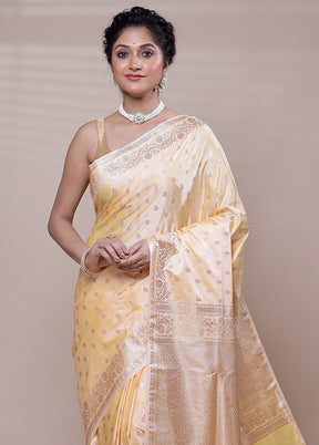 Yellow Banarasi Silk Saree With Blouse Piece