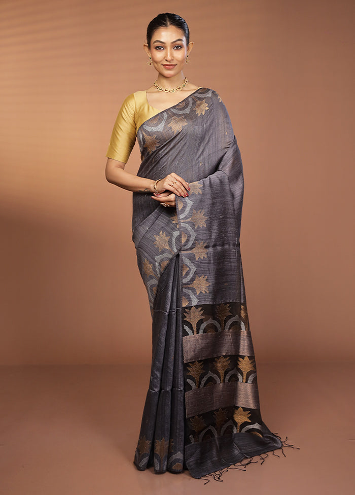 Grey Handloom Matka Pure Silk Saree With Blouse Piece