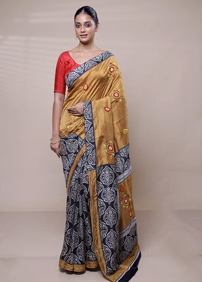 Yellow Printed Pure Silk Saree Without Blouse Piece