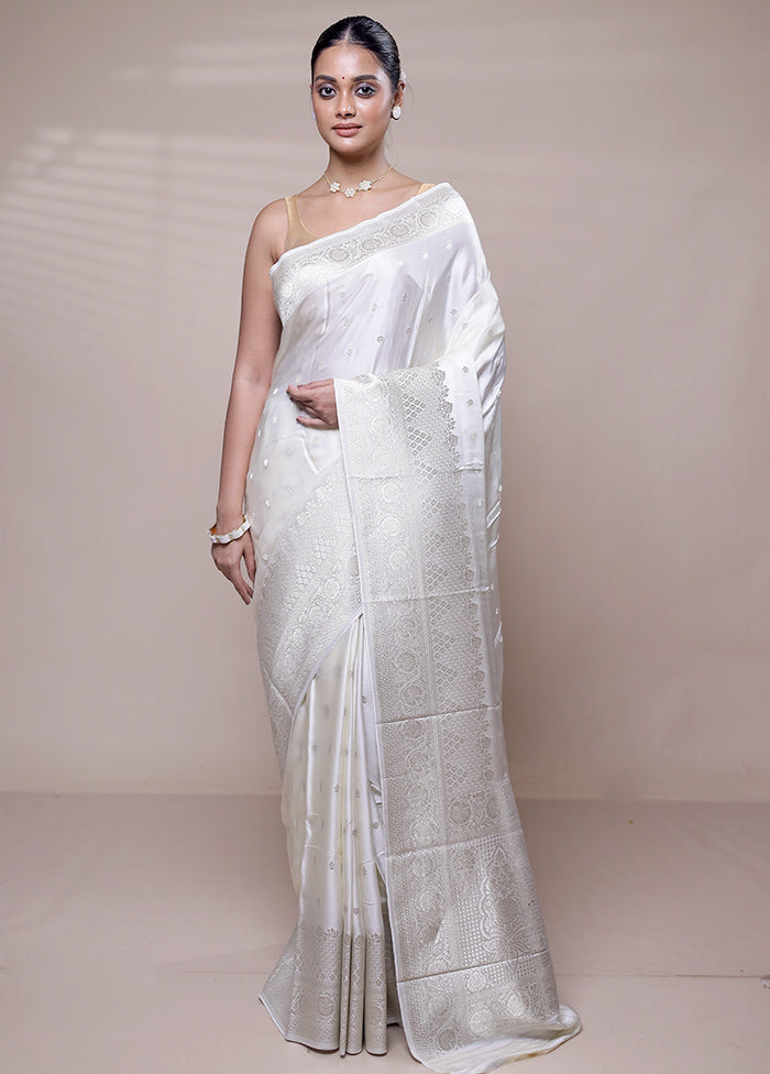 White Handloom Pure Georgette Saree With Blouse Piece