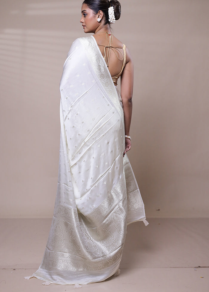 White Handloom Pure Georgette Saree With Blouse Piece